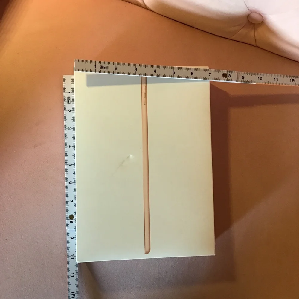 Apple iPad BOX ONLY Gold Tablet
